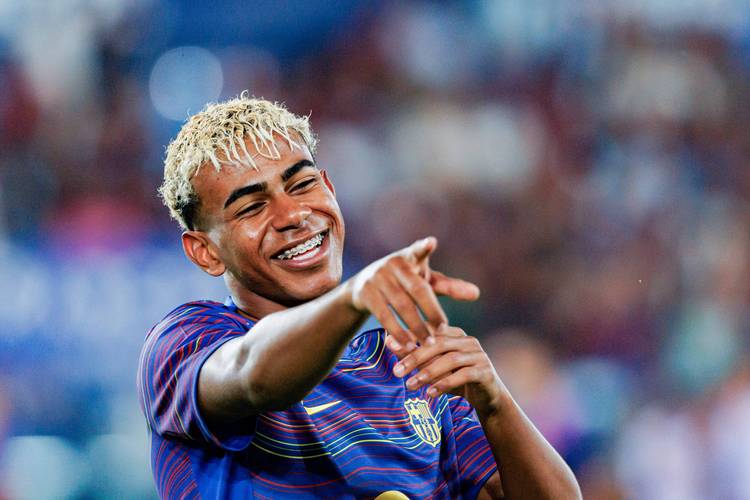 广东男篮在CBA杯赛中以94-80击败广州男篮，奎恩全场高效表现，贡献29分6篮板7助攻5抢断，助力球队取得首胜。