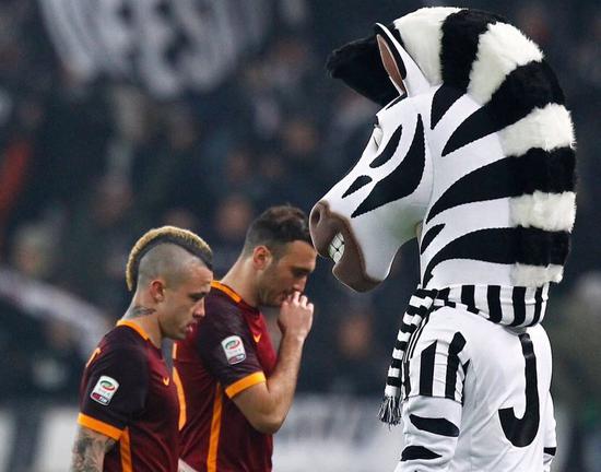 德甲战报：迪亚斯传射、杰克逊锁胜局，拜仁3-1圣保利