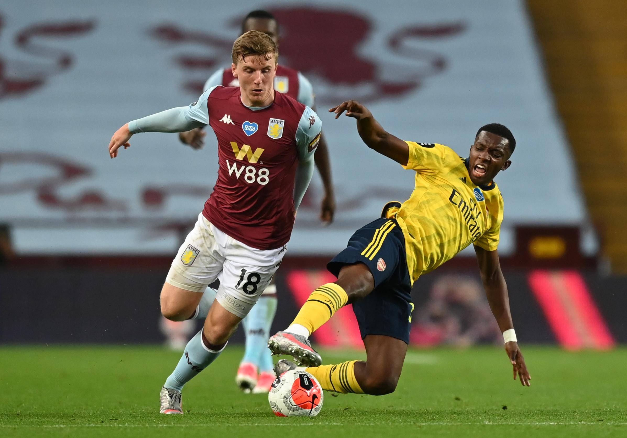 佩德里：梅西是历史最佳球员，希望有朝一日与他再次并肩作战（佩德里称梅西为史上最佳，期待未来再度并肩作战）