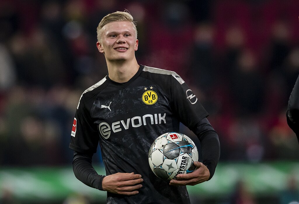 重创！阿诺德伤停两月 皇马右路告急 欧冠生死战遭遇防线危机（噩耗！阿诺德伤停两月 皇马右路拉响警报 欧冠生死战后防告急）