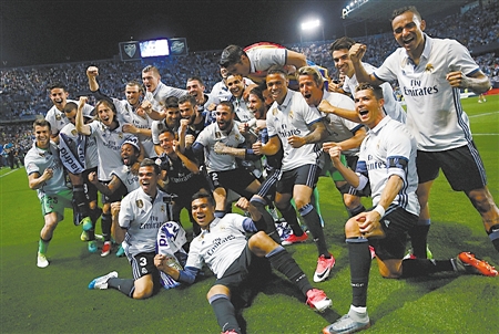 尼古拉斯·佩佩：C罗远不及梅西，圈内所有人都说梅西更好