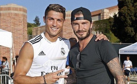 圣保利主帅调侃凯恩：去年他踢我们那脚射门，球现在还在飞吧