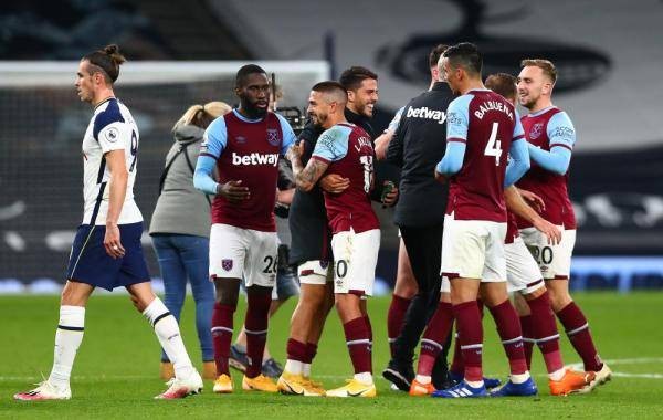 恩昆库加盟米兰后表现未达预期，面临舆论争议，需时间适应球队战术体系。