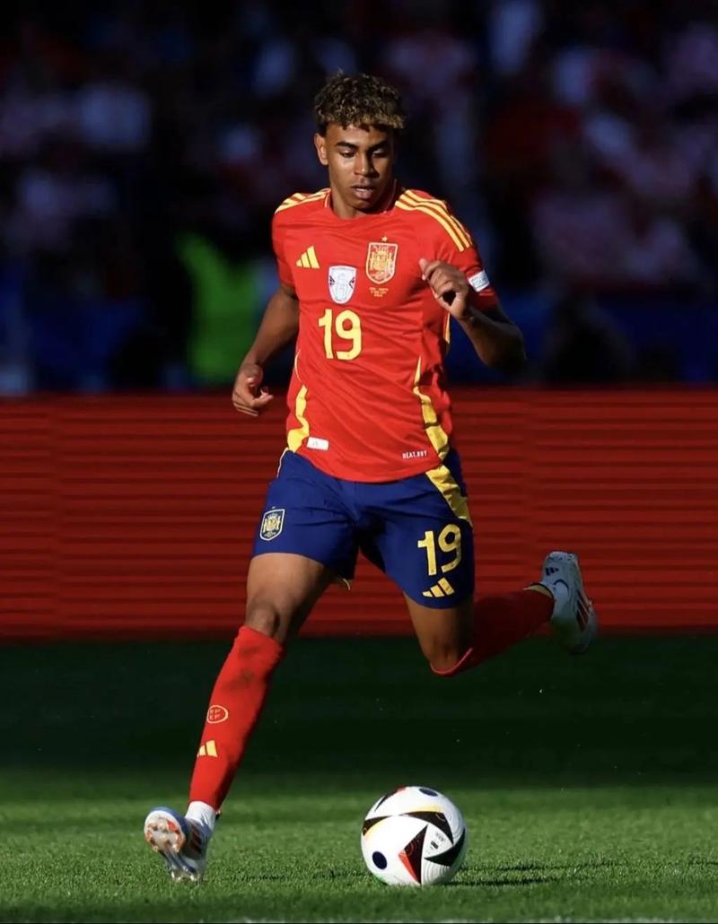 德甲半场：阿莫拉1射1传，威默破门，沃尔夫斯堡2-0柏林联合