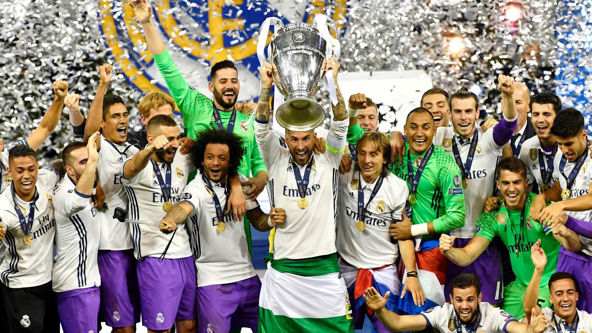 足坛悲喜一夜！AC米兰0-1爆冷被淘汰，13场不败终结，曼联1-1被绝平